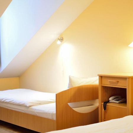 Bed and Breakfast Wenderedu Business Center Вроцлав Екстер'єр фото