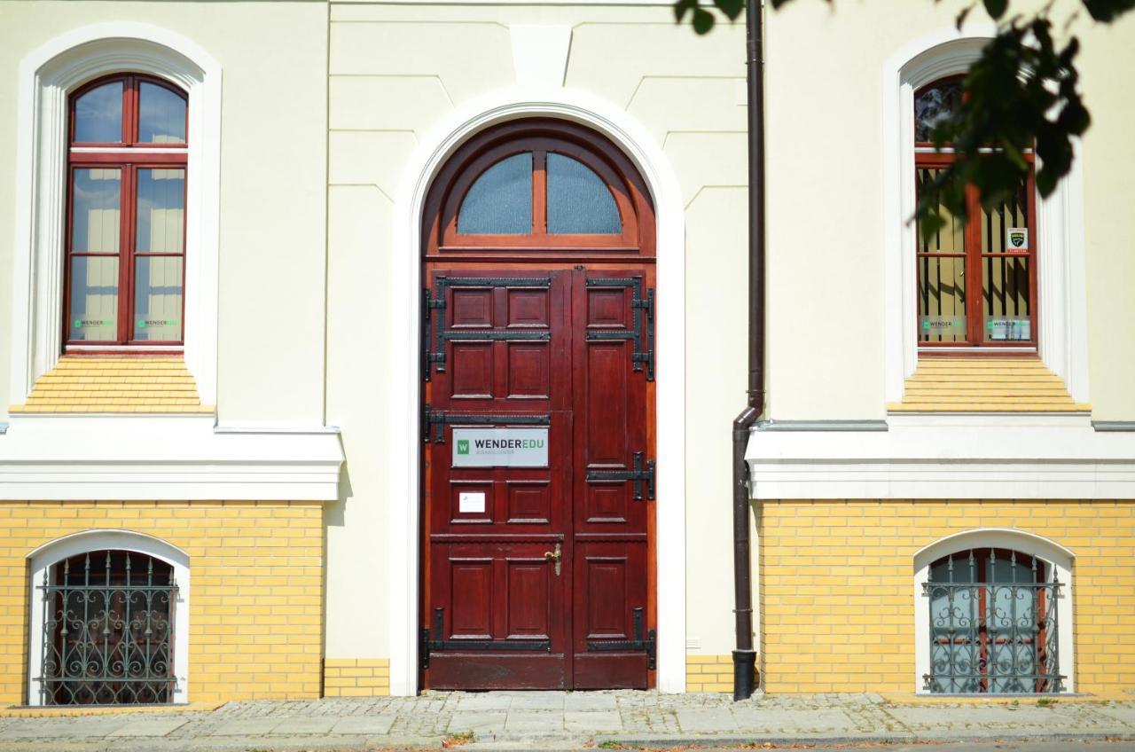 Bed and Breakfast Wenderedu Business Center Вроцлав Екстер'єр фото