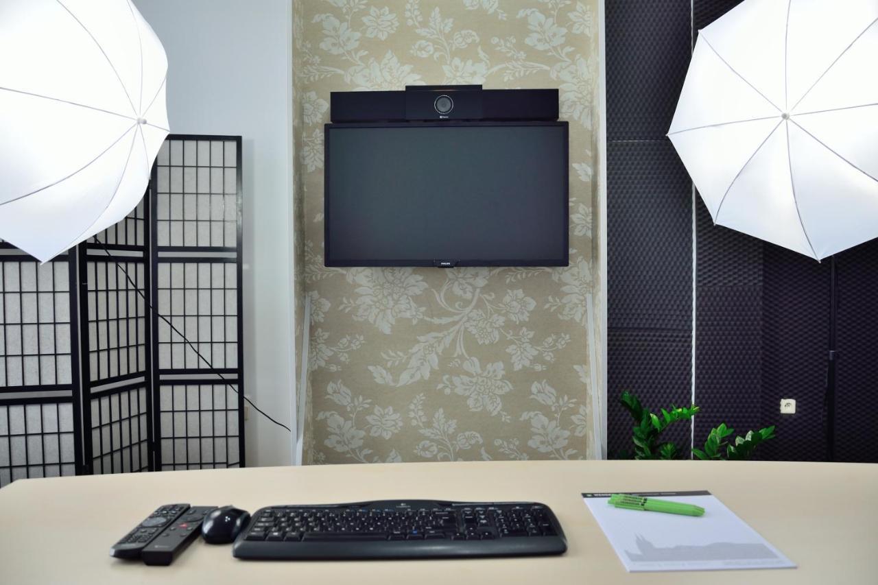 Bed and Breakfast Wenderedu Business Center Вроцлав Екстер'єр фото