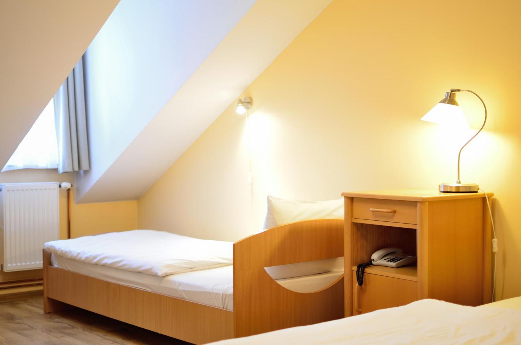 Bed and Breakfast Wenderedu Business Center Вроцлав Екстер'єр фото