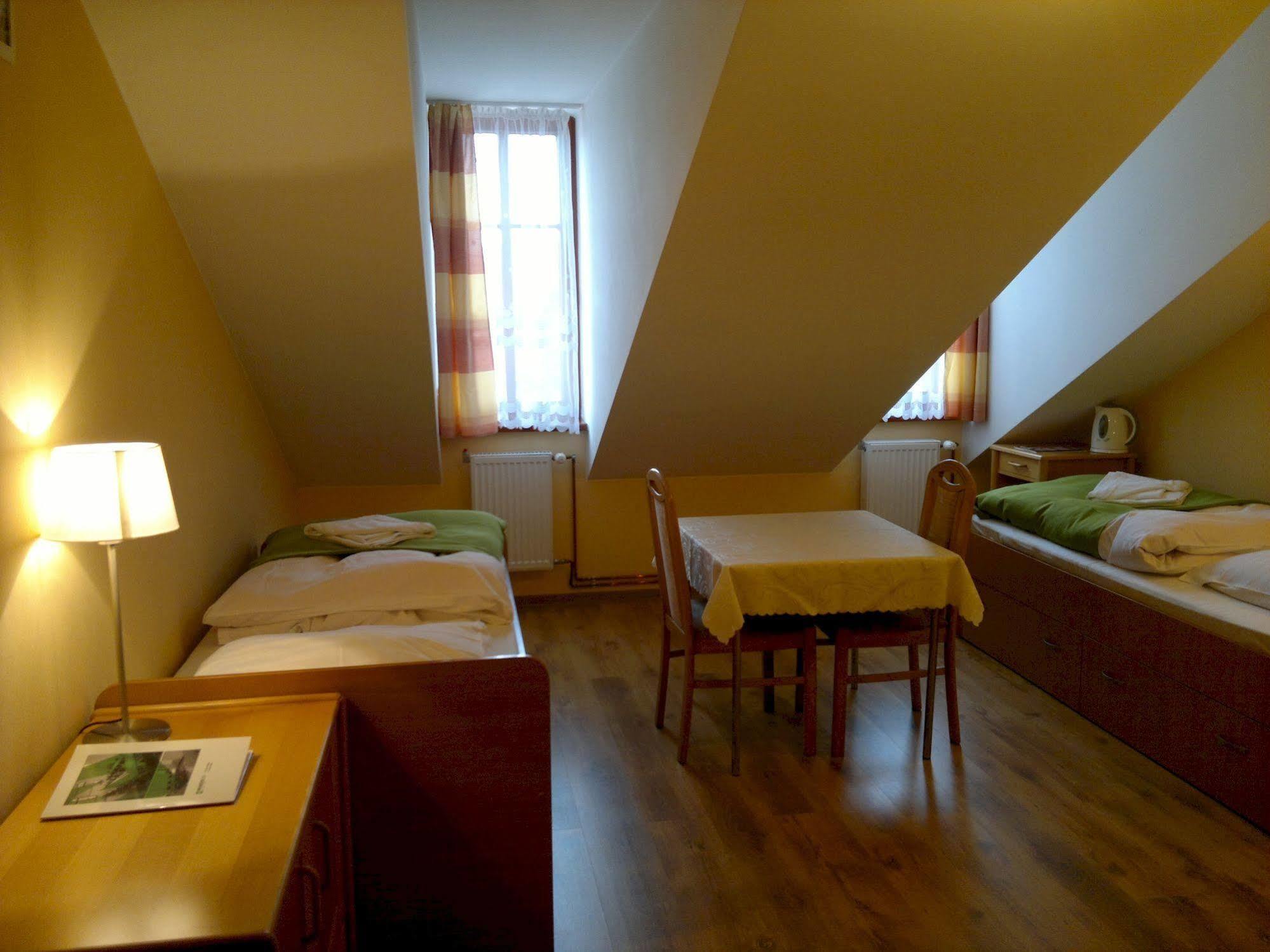 Bed and Breakfast Wenderedu Business Center Вроцлав Екстер'єр фото