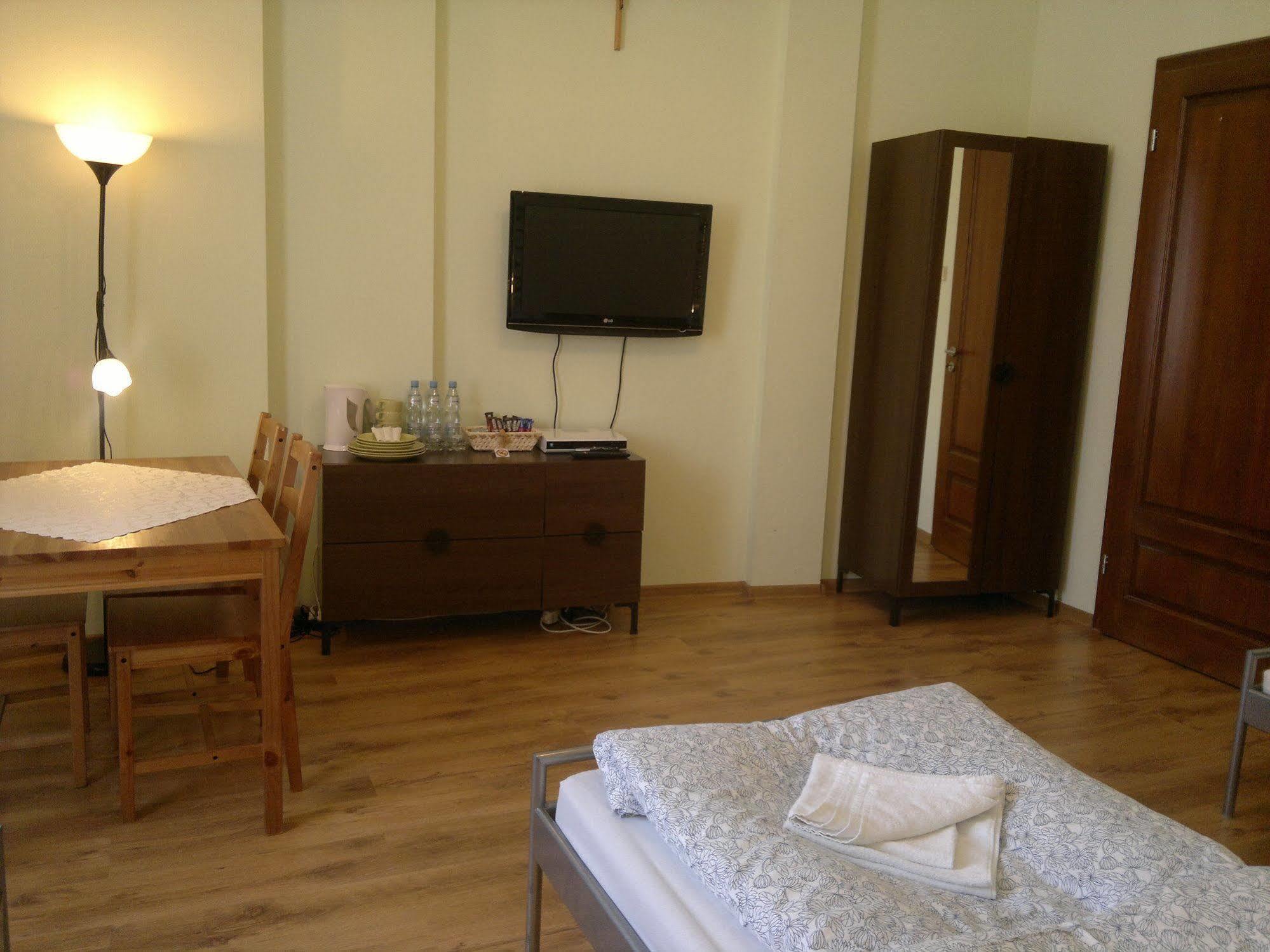 Bed and Breakfast Wenderedu Business Center Вроцлав Екстер'єр фото