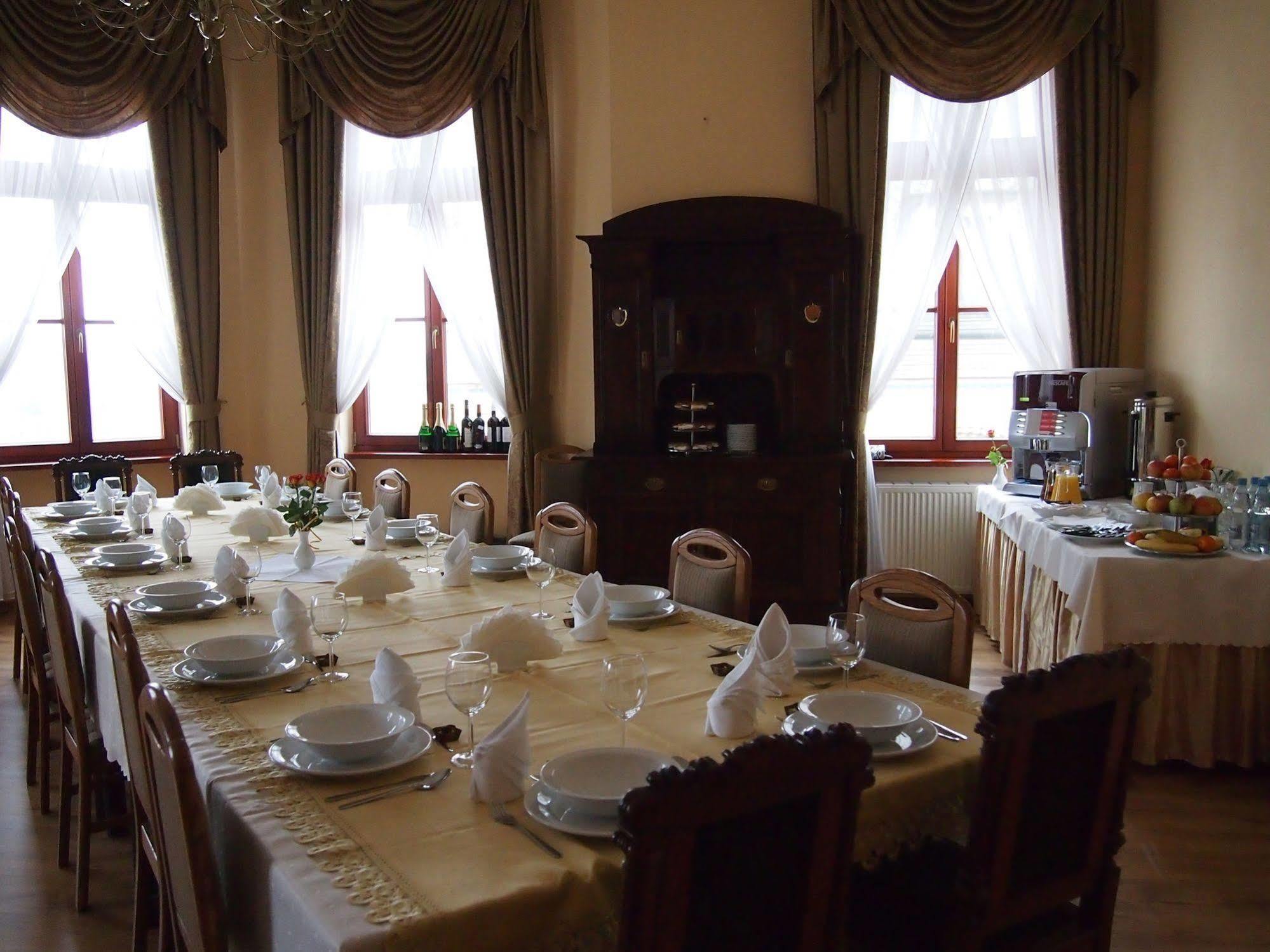 Bed and Breakfast Wenderedu Business Center Вроцлав Екстер'єр фото