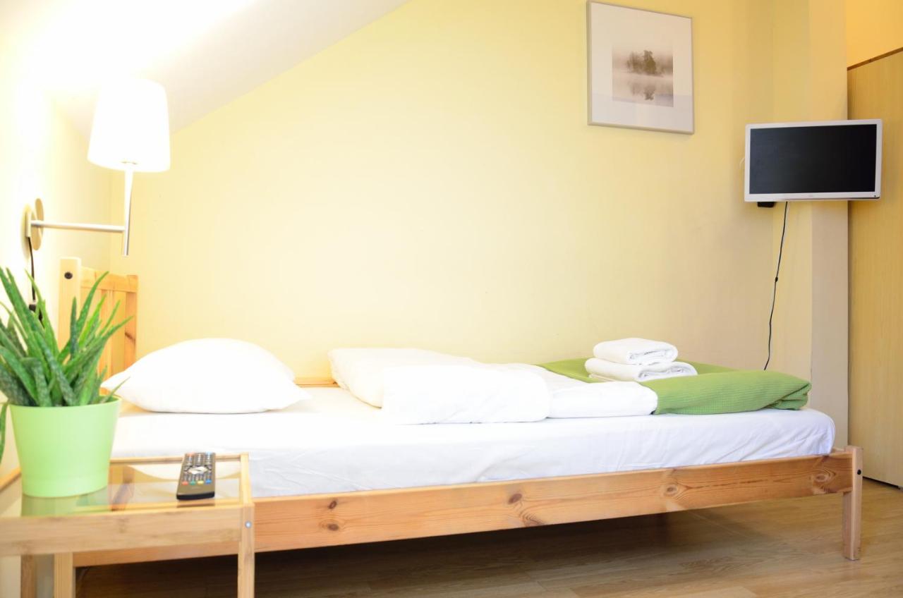Bed and Breakfast Wenderedu Business Center Вроцлав Екстер'єр фото