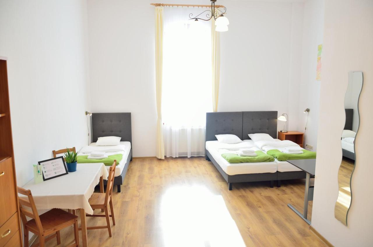 Bed and Breakfast Wenderedu Business Center Вроцлав Екстер'єр фото