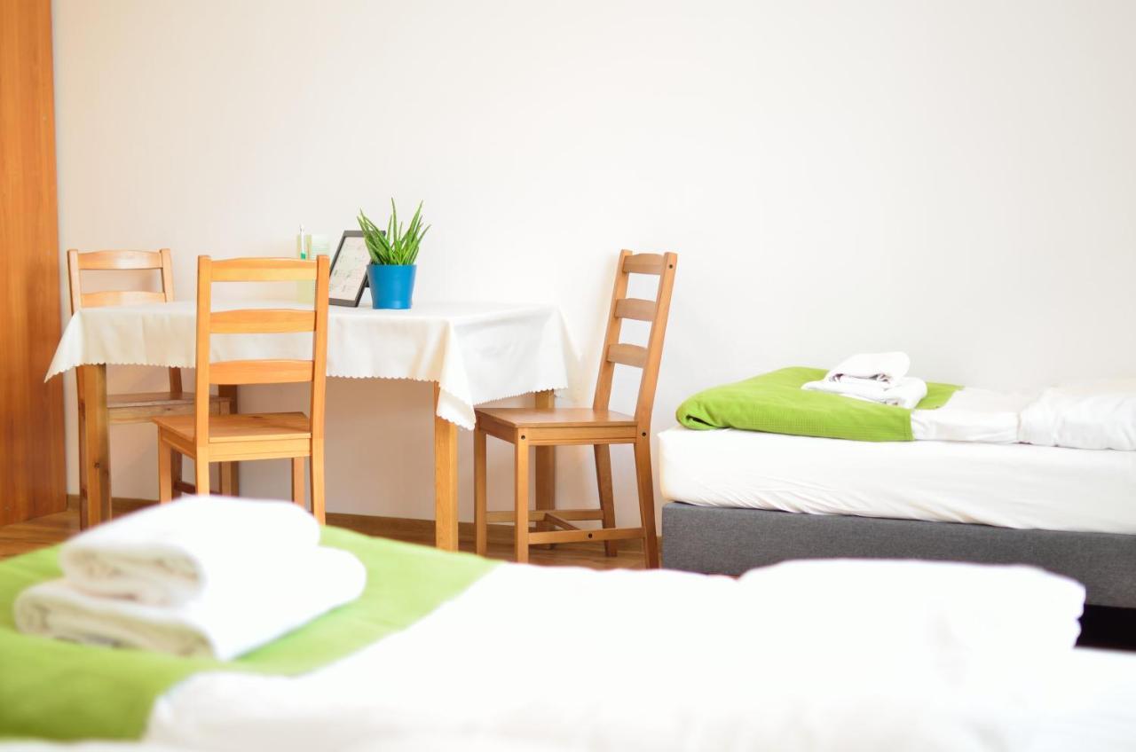 Bed and Breakfast Wenderedu Business Center Вроцлав Екстер'єр фото