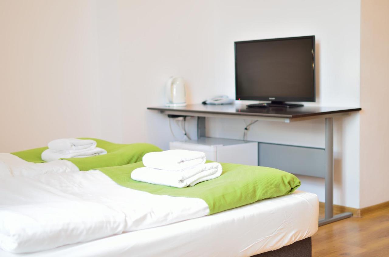 Bed and Breakfast Wenderedu Business Center Вроцлав Екстер'єр фото